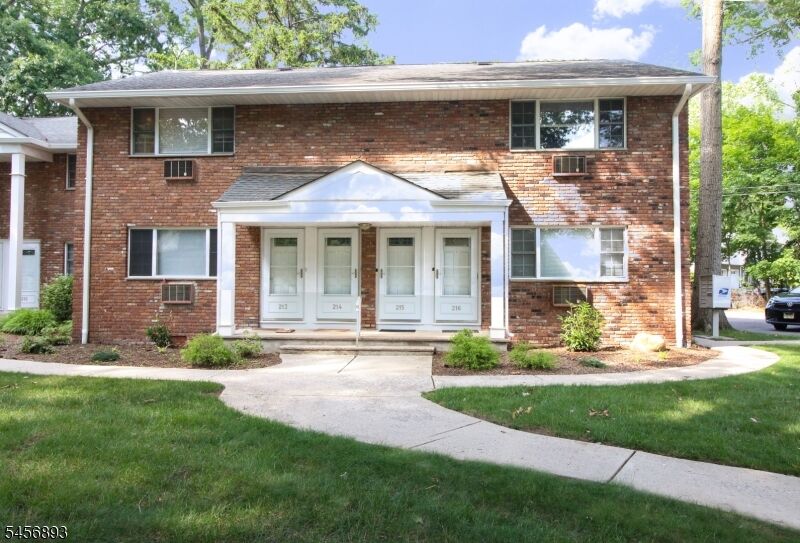 Property Photo:  216 Washington Dr 216  NJ 07446 