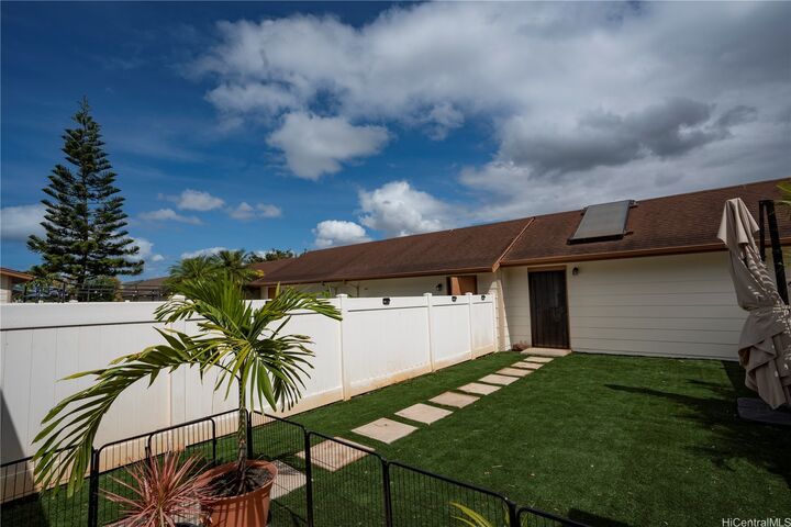 Property Photo:  91-1010 Kaimalie Street S5  HI 96706 