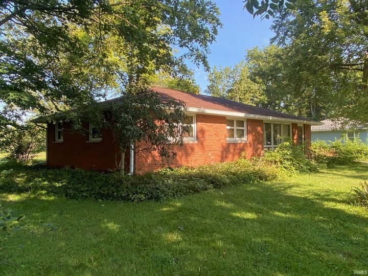Property Photo:  7661 N County Road 320  IN 47320-9777 