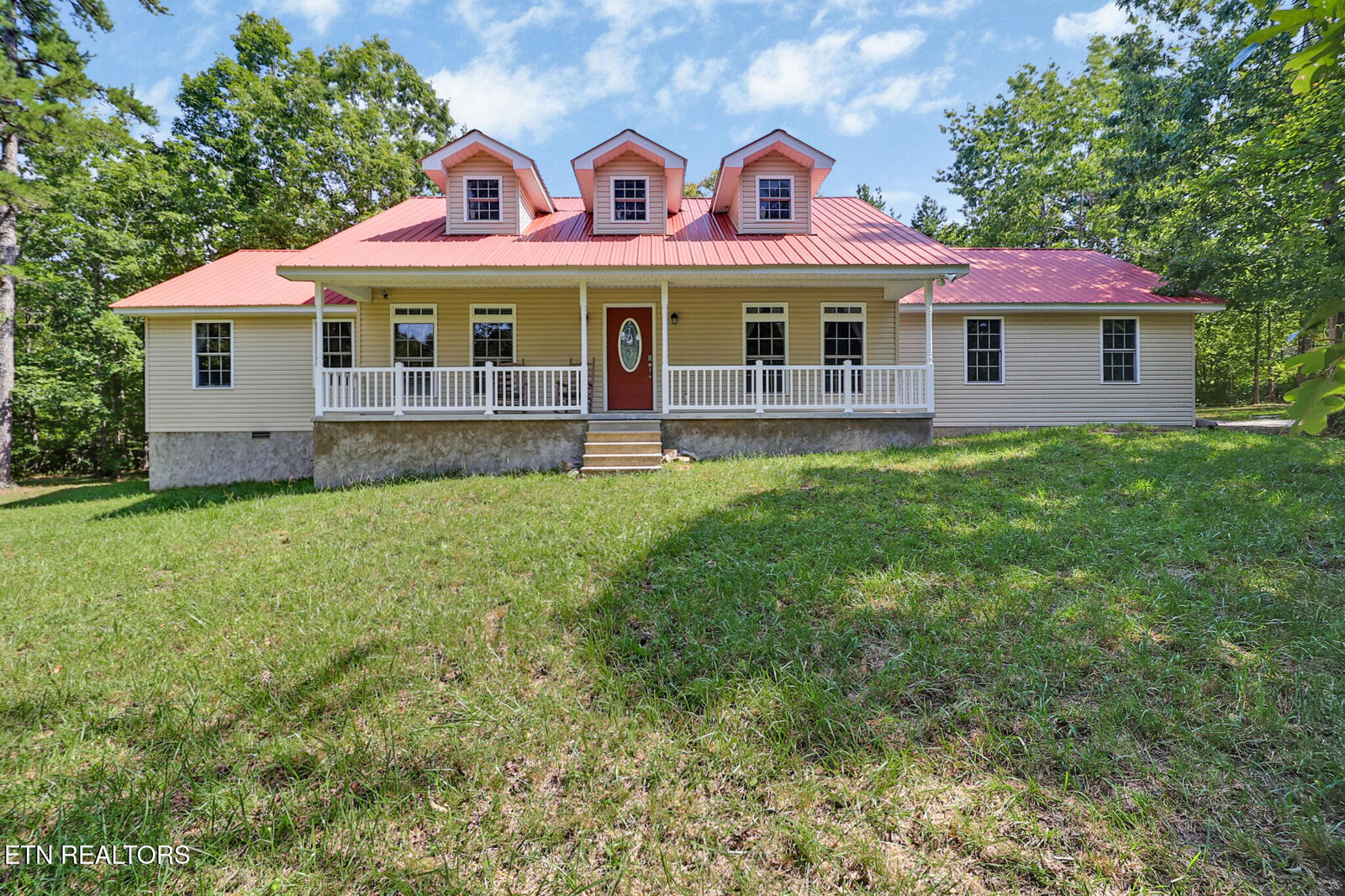 Property Photo: 636 Timber View Rd TN 37367