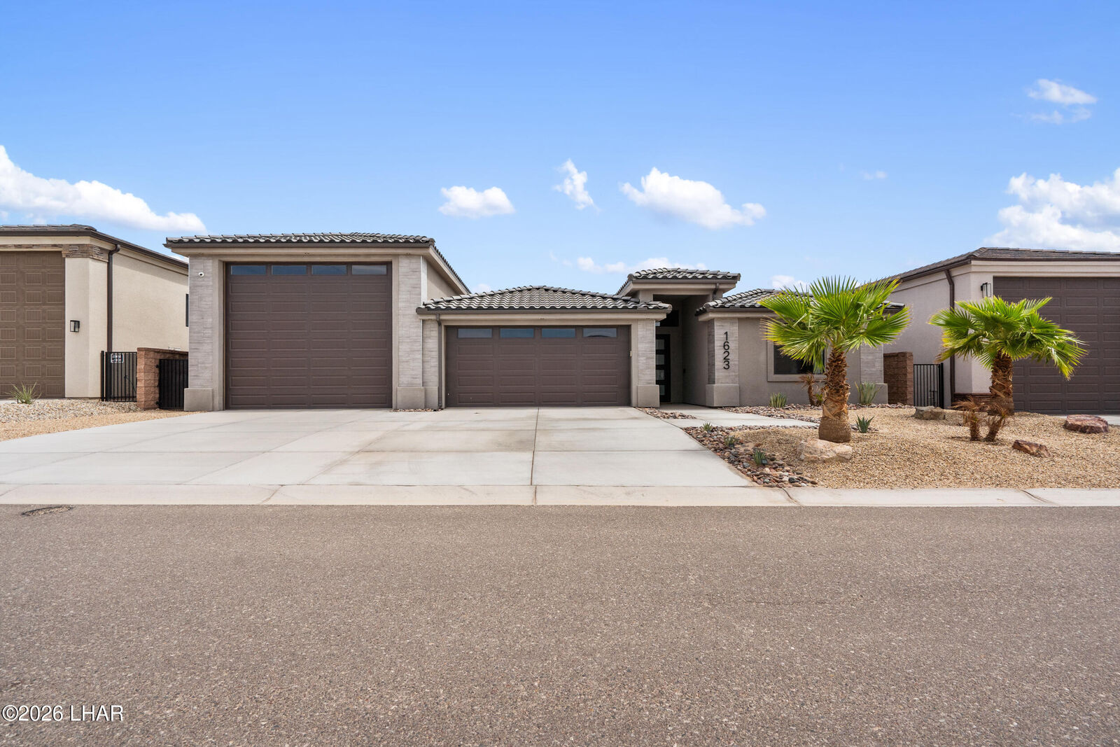 Property Photo:  1623 E Laurel Dr  AZ 86404 