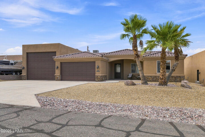 Property Photo: 3220 Dolphin Dr AZ 86403