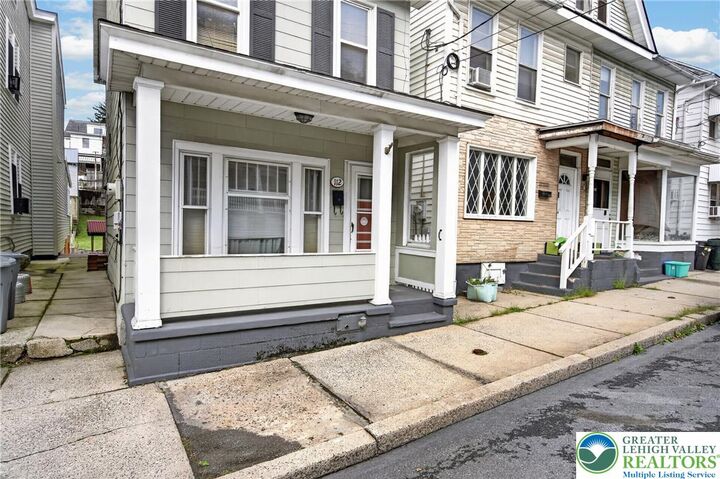 Property Photo: 112 Pitt Street PA 18252