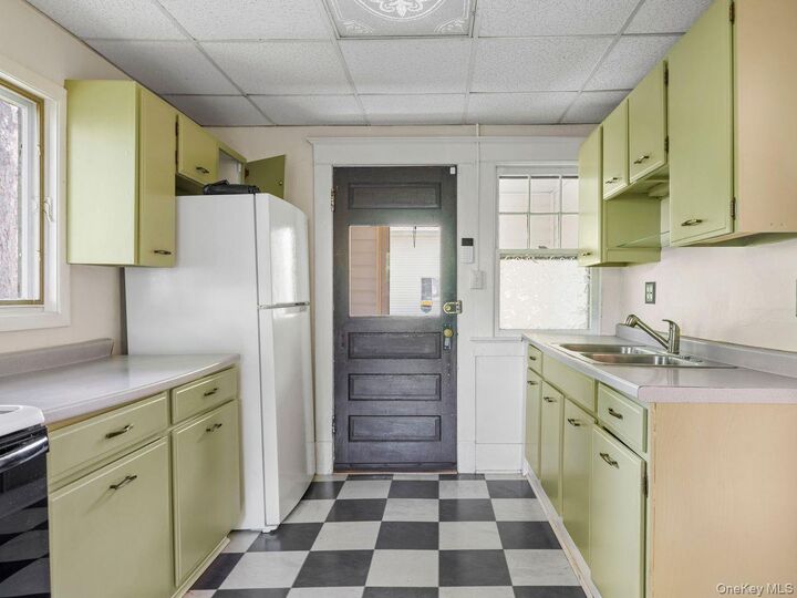 Property Photo:  1 Jackman Street  NY 12528 