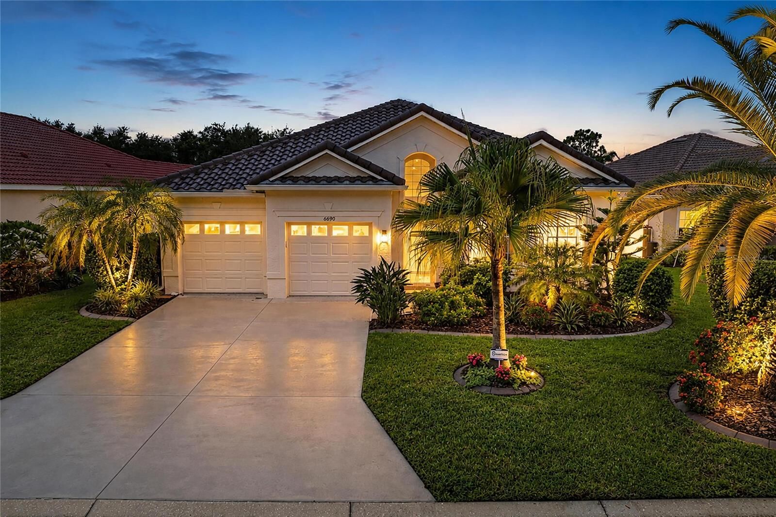 Property Photo:  6690 Tailfeather Way  FL 34203 