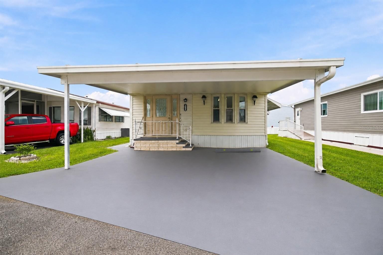 Property Photo: 3333 26th Avenue E 1096 FL 34208