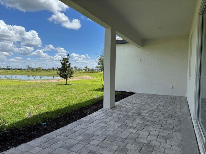 Property Photo: 8708 Canard Cove FL 34221