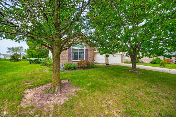 Property Photo:  1240 Matthews Court  IN 46131 
