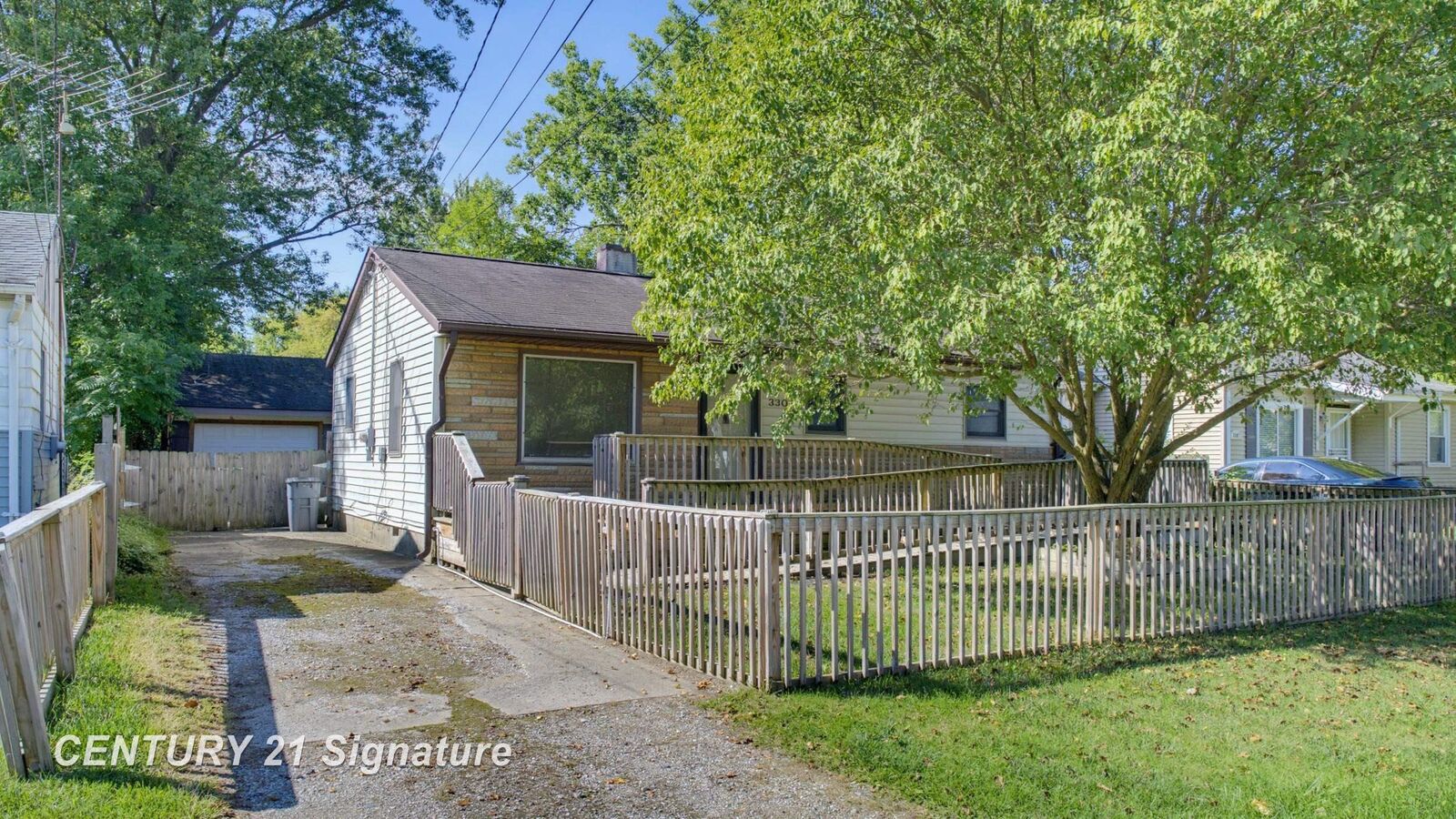 Property Photo:  3303 W Lyndon Avenue  MI 48504 