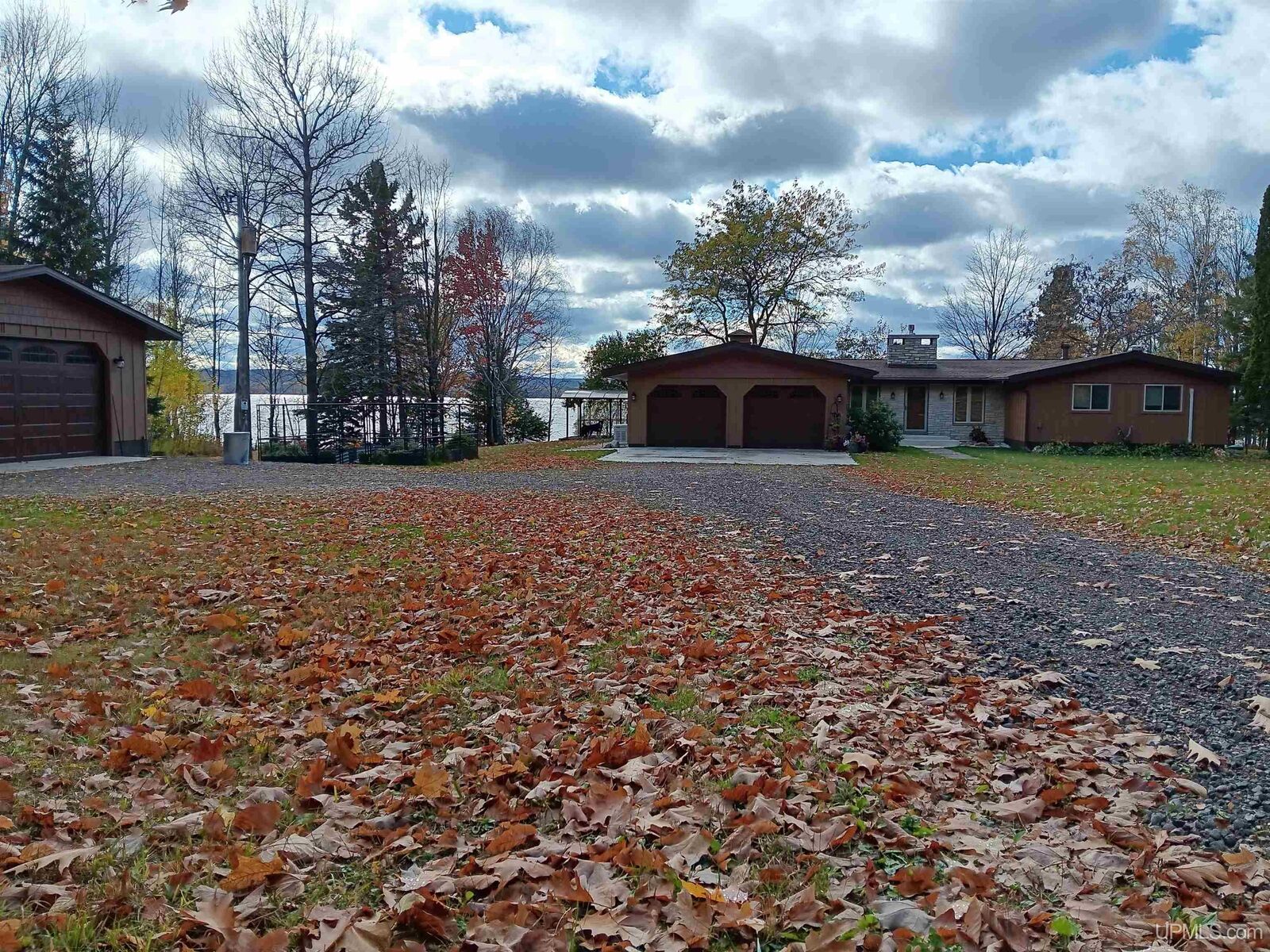 Property Photo:  N11211 East Shore Road  MI 49947 