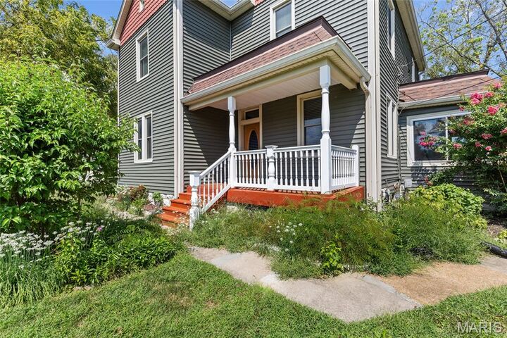 Property Photo:  811 Tom Ginnever Avenue  MO 63366 