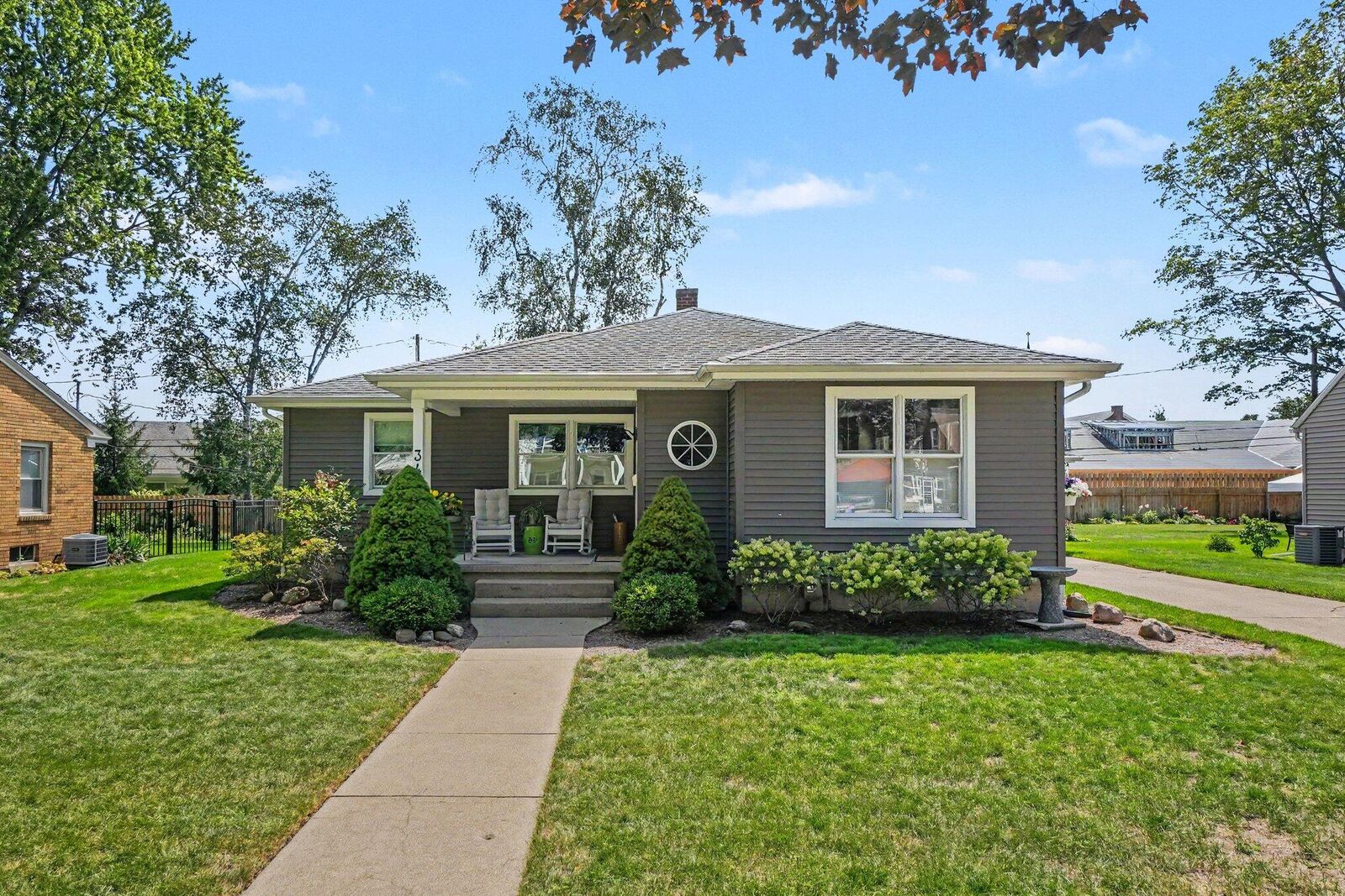 Property Photo: 34 E 30th Street MI 49423