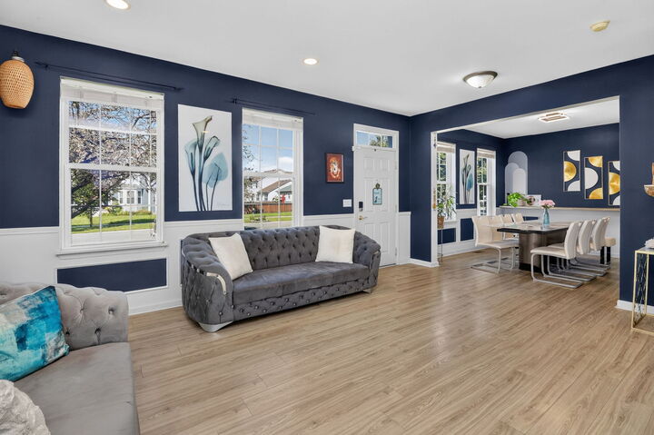 Property Photo: 722 Metropolitan Avenue IL 60490
