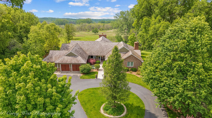 Property Photo:  39W944 Deer Run Drive  IL 60175 
