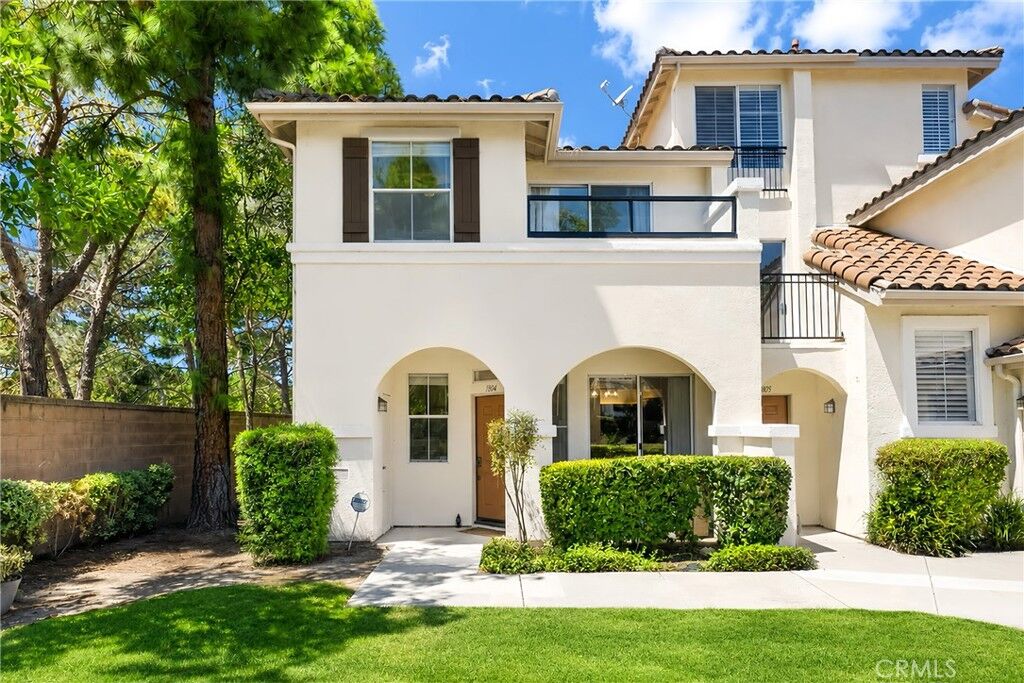 Property Photo:  1804 Crescent Oak  CA 92618 