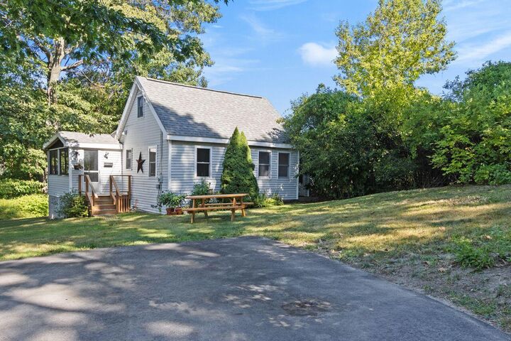 Property Photo:  84 Jackson Street  ME 04106 