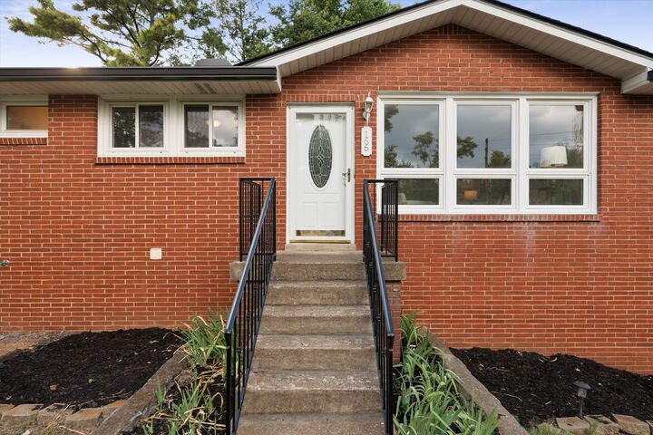 Property Photo:  166 Bonnafield Dr  TN 37076 