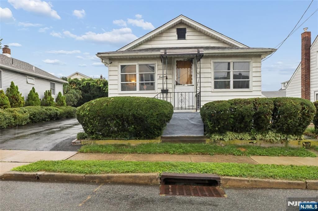 Property Photo:  16 Lee Street  NJ 07407 