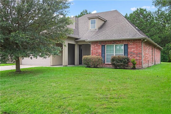 Property Photo:  629 Woodburne Loop  LA 70433 
