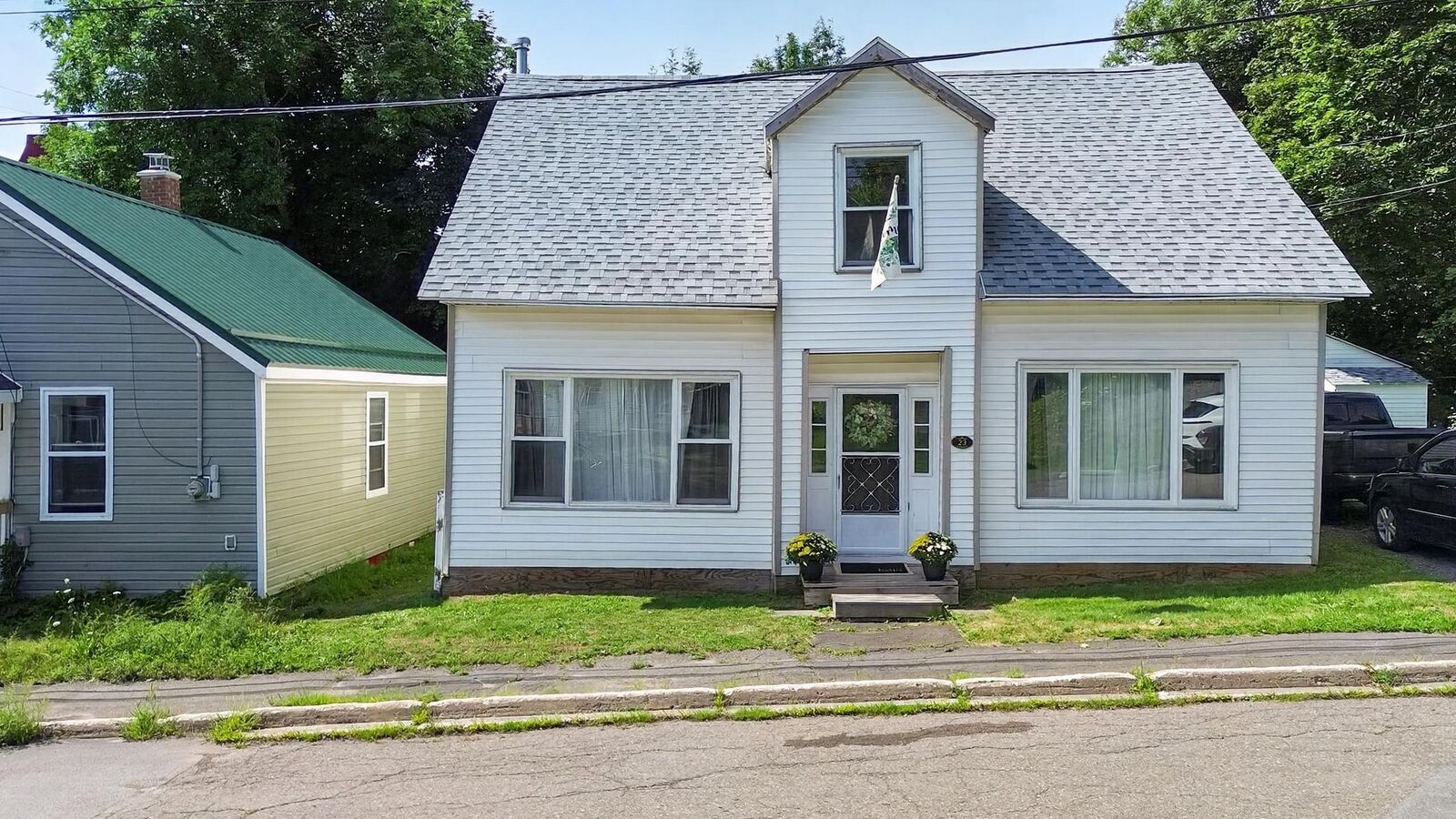 Property Photo:  23 Twining Street  NS B0K 1H0 