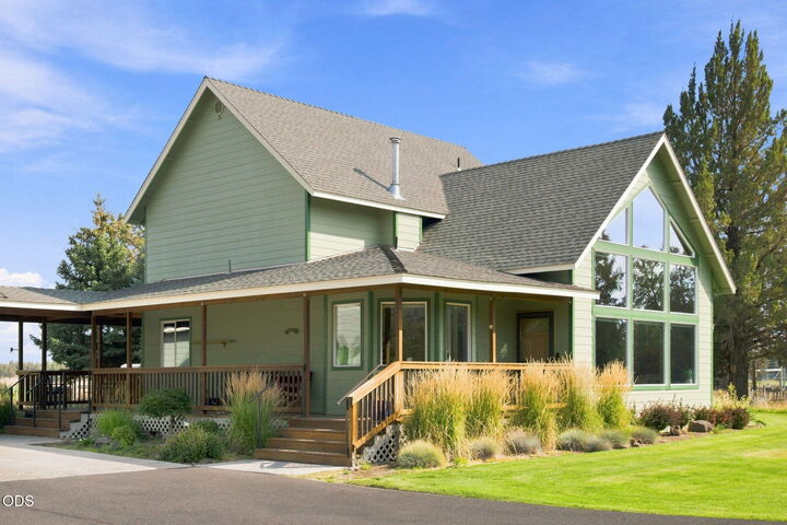 Property Photo: 8045 NW Grubstake Way OR 97756