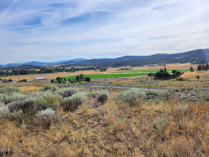 Property Photo: Oregon 140 OR 97601