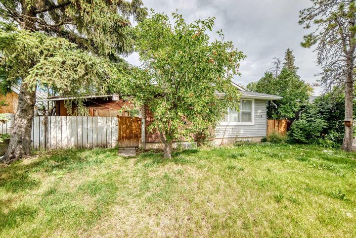 Property Photo: 5116 Forego Avenue AB T2A 2C6