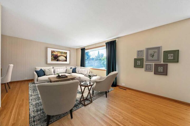 Property Photo: 28 Brazeau Crescent SW AB T2W 0Z1