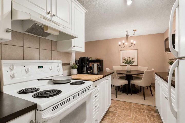 Property Photo:  835 19 Avenue SW 202  AB T2T 0H6 