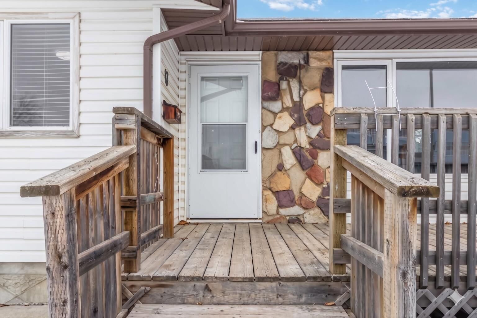 Property Photo:  13 McLeod Street  AB T9H 1Z4 