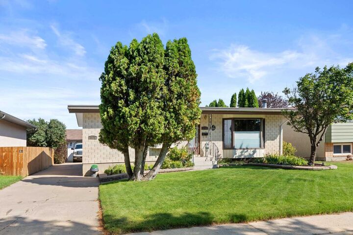 Property Photo: 1171 Bassett Crescent NW AB T1A 6Z7