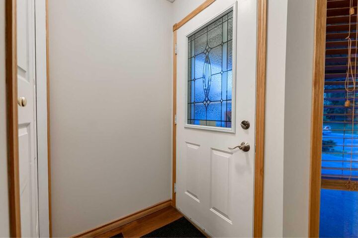 Property Photo:  380 Shawcliffe Circle SW  AB T2Y 1A4 
