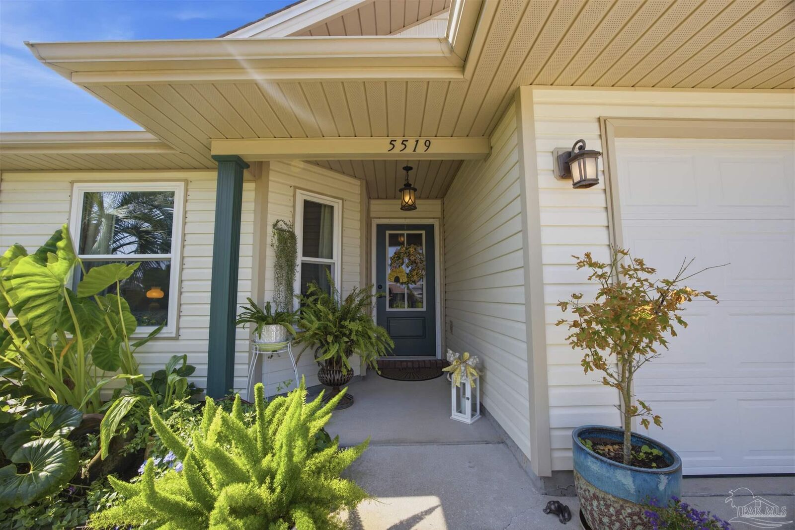 Property Photo: 5519 Sea Spray Ct FL 32563
