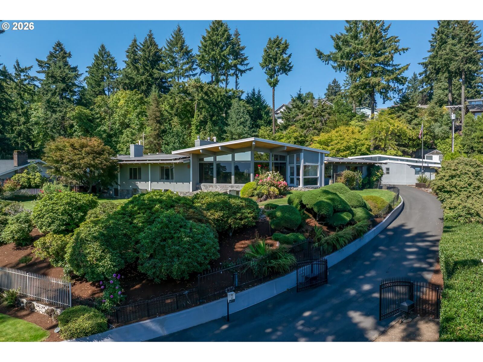Property Photo:  6306 E Evergreen Blvd  WA 98661 