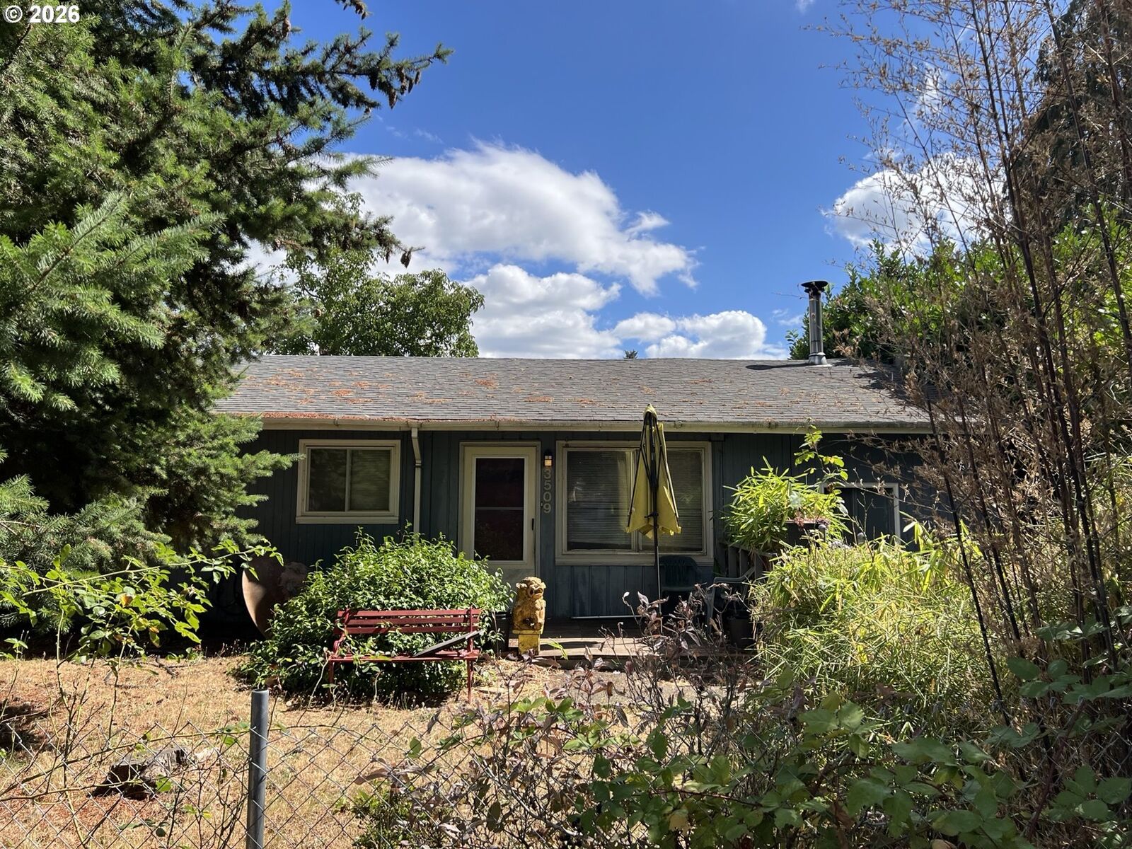 Property Photo: 3509 V St WA 98663