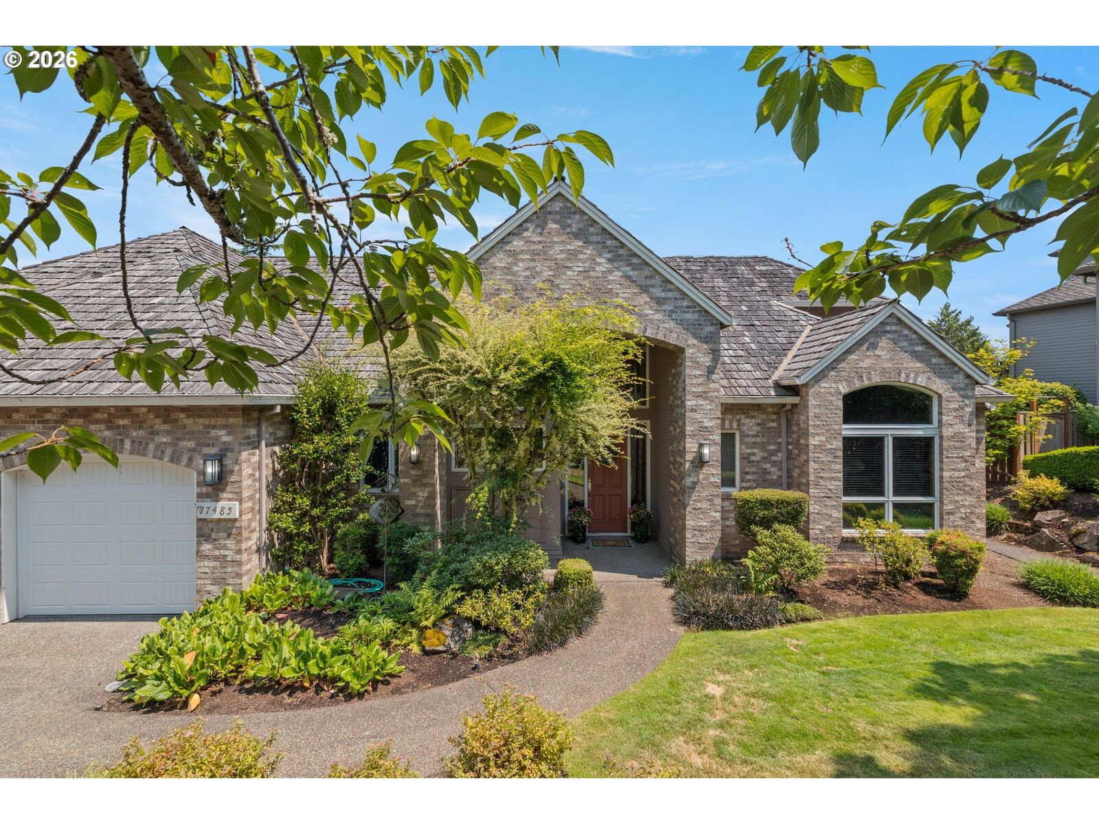 Property Photo: 17485 Brookhurst Dr OR 97034