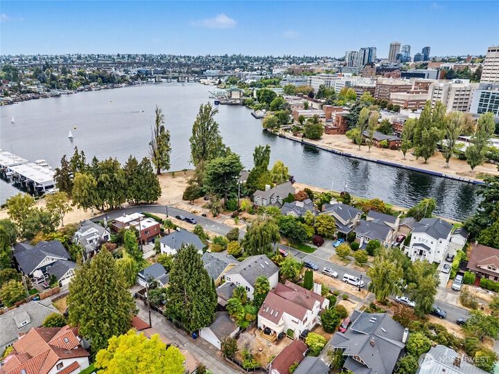 Property Photo: 1823 E Shelby Street WA 98112