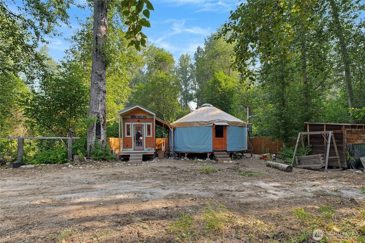 Property Photo:  21325  Wa-207  WA 98826 