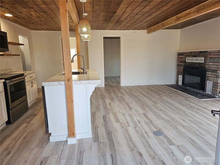 Property Photo:  607 S H Street  WA 98363 