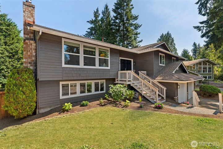 Property Photo:  1618  5th Place  WA 98033 