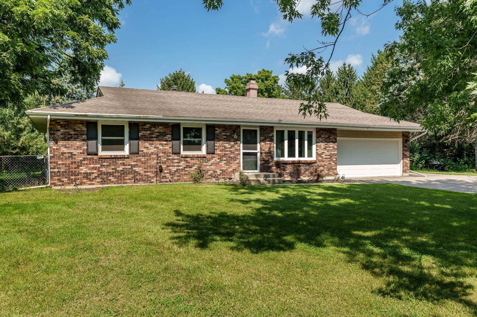 Property Photo: 5810 Gridley Court IL 61080
