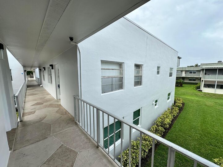 Property Photo:  811 Flanders Q  FL 33484 