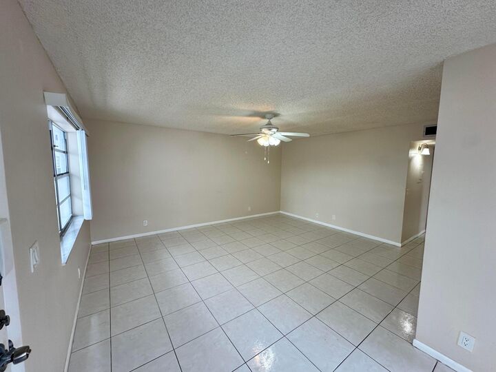 Property Photo:  811 Flanders Q  FL 33484 