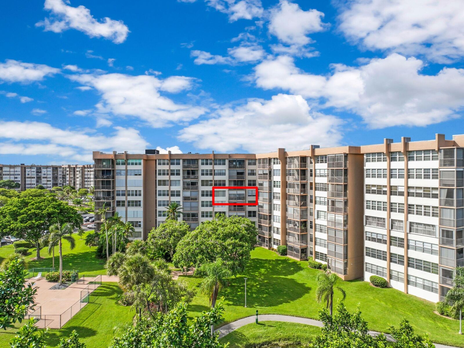 Property Photo:  1200 Saint Charles Place 509  FL 33026 