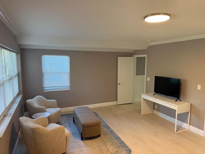 Property Photo: 220 Washingtonia Avenue FL 33308