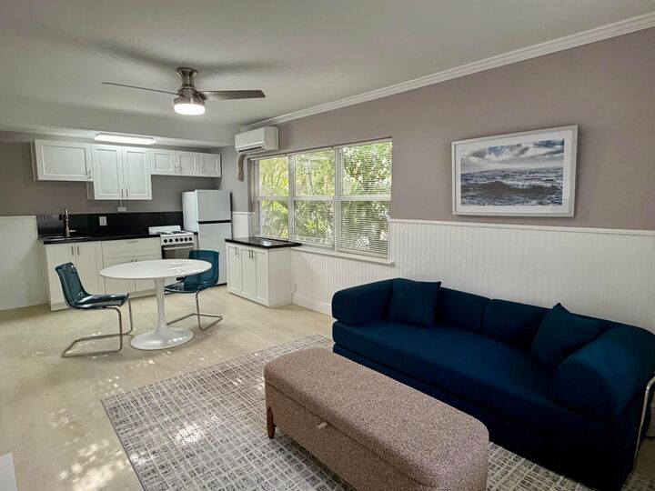 Property Photo:  220 Washingtonia Avenue  FL 33308 
