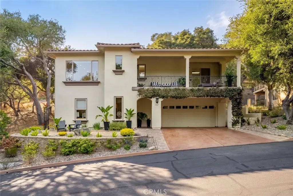 Property Photo:  2940 Night Hawk Way  CA 93424 