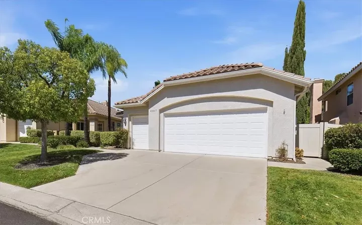 Property Photo:  40465 Via Camposeco  CA 92562 