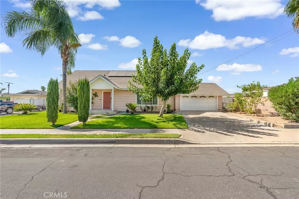 Property Photo:  535 E Valencia Street  CA 92376 