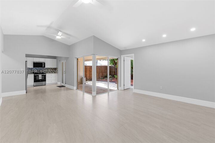 Property Photo:  886 NE 214th Ln 4  FL 33179 